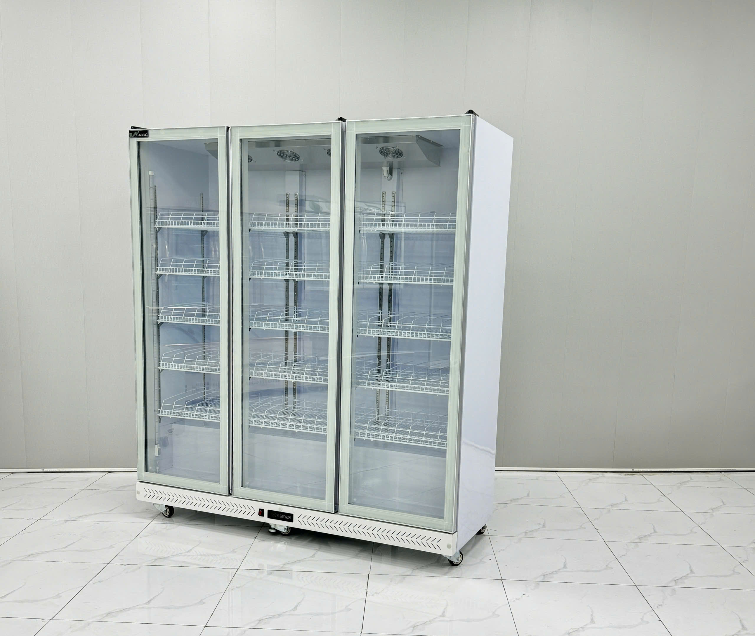 Tủ mát 3 cánh cao cấp đèn 3 màu ( màu trắng)