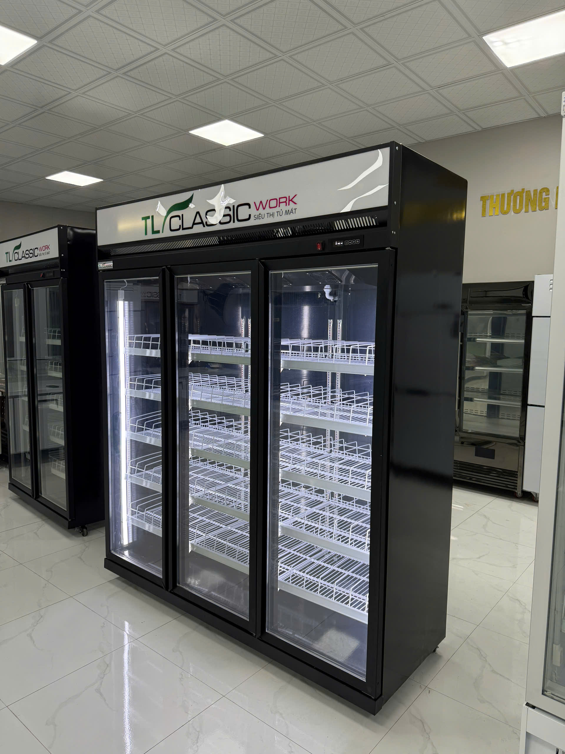 Tủ mát 2 3 cánh block trên New