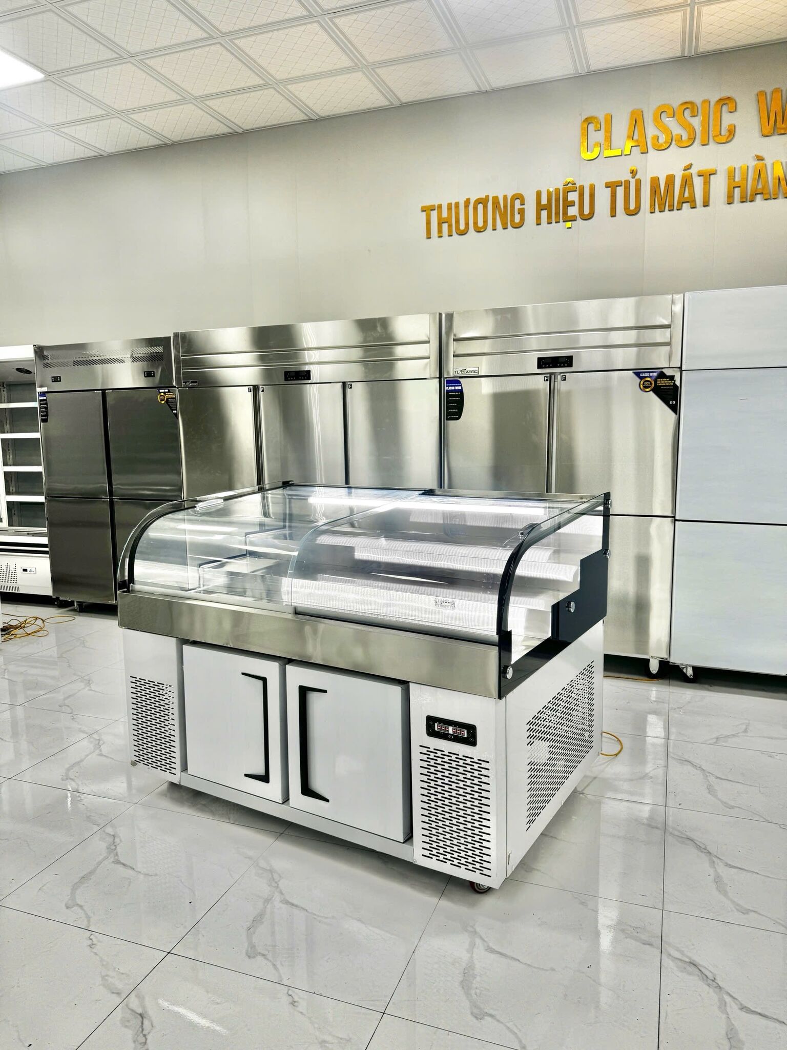 Tủ thịt thực phẩm 3 tầng 2 chế độ kính cong