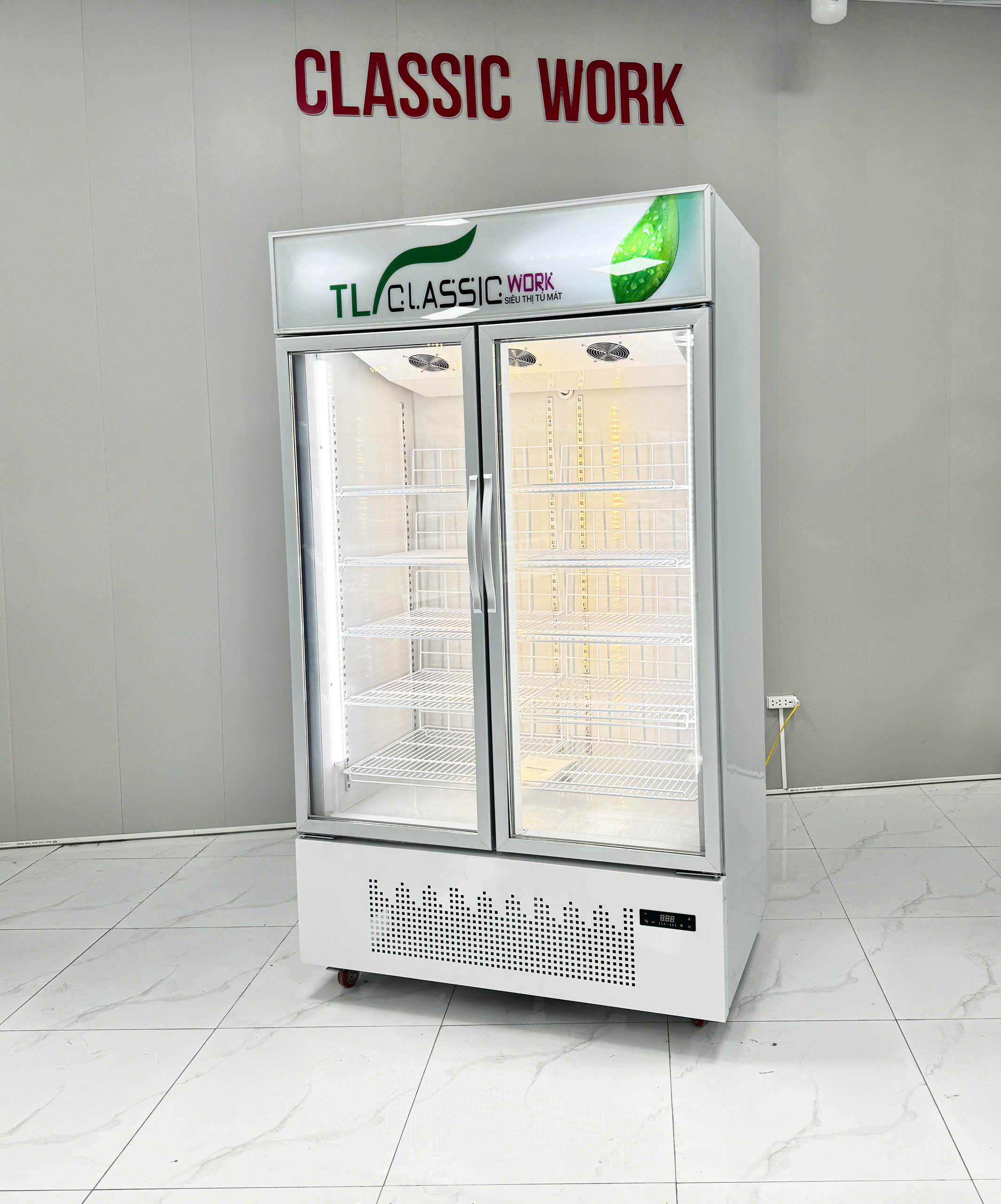 Tủ đông đứng 2 cánh kính lock dưới