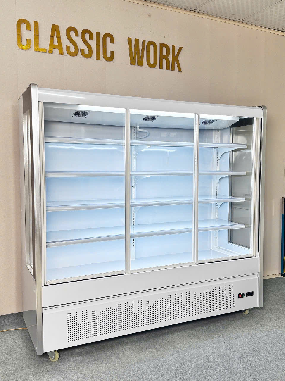 Tủ mát đứng cửa trượt 1M5
