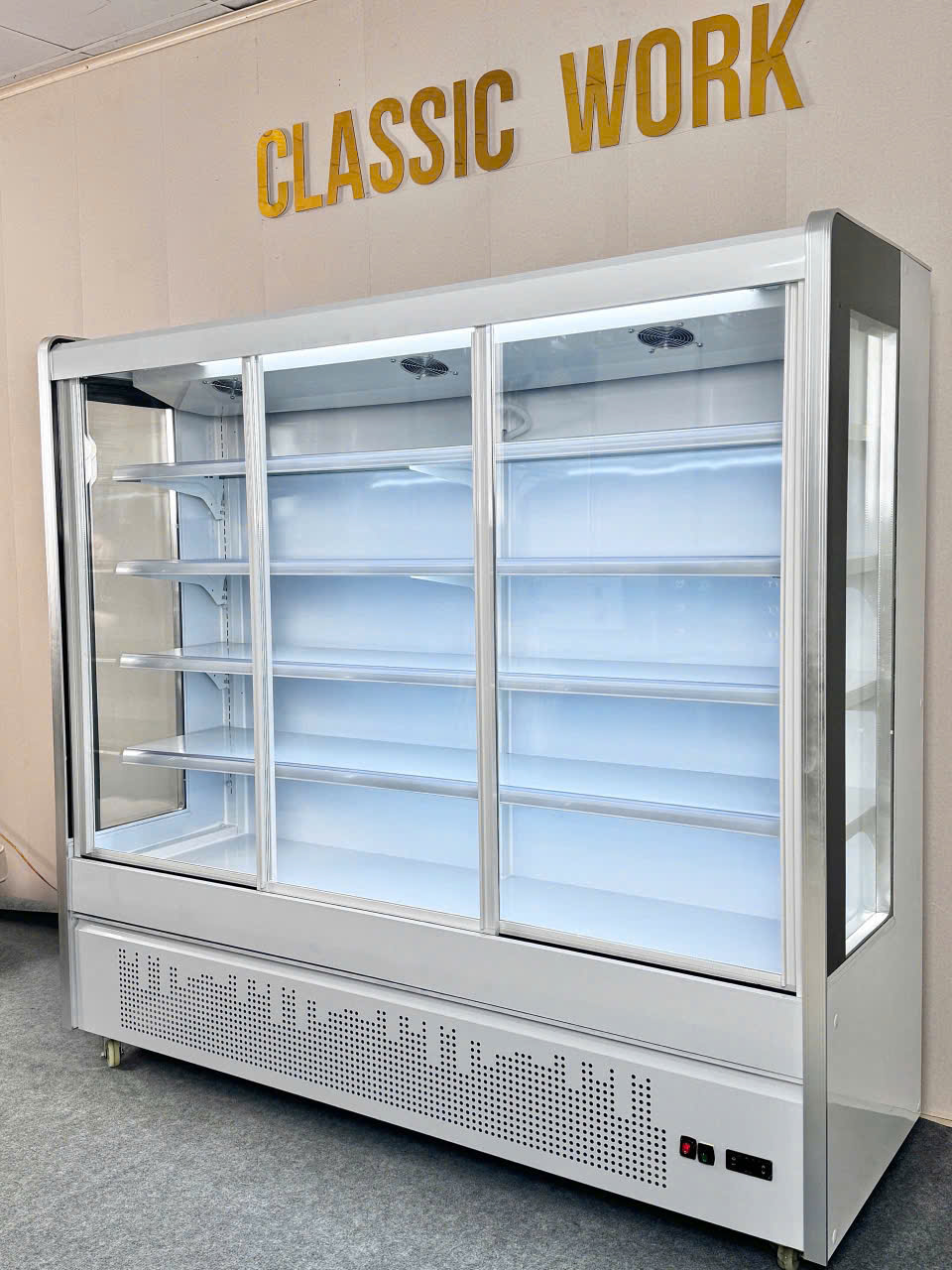 Tủ mát đứng cửa trượt 1M5