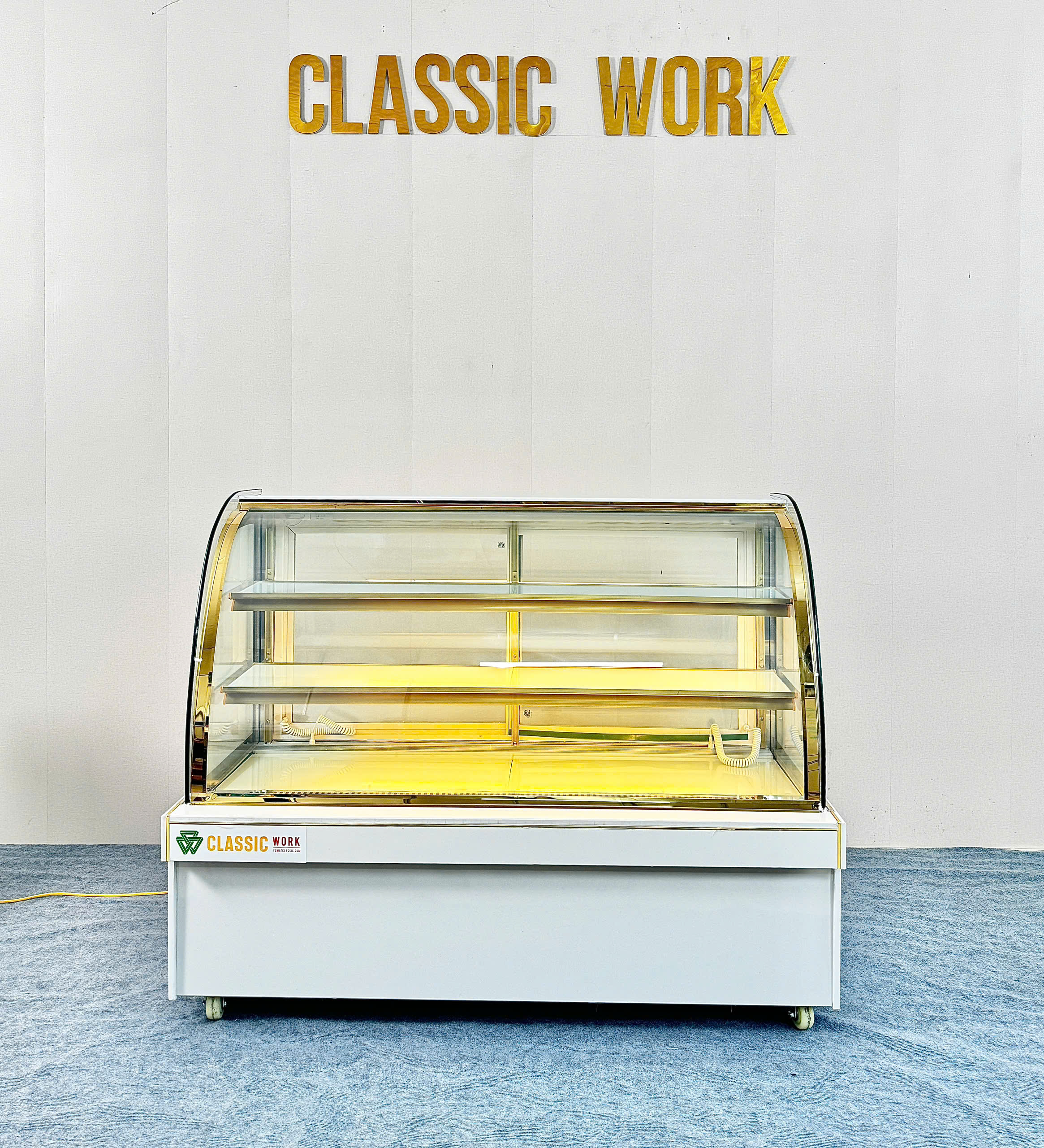 TỦ BÁNH KEM KÍNH CONG 1m5