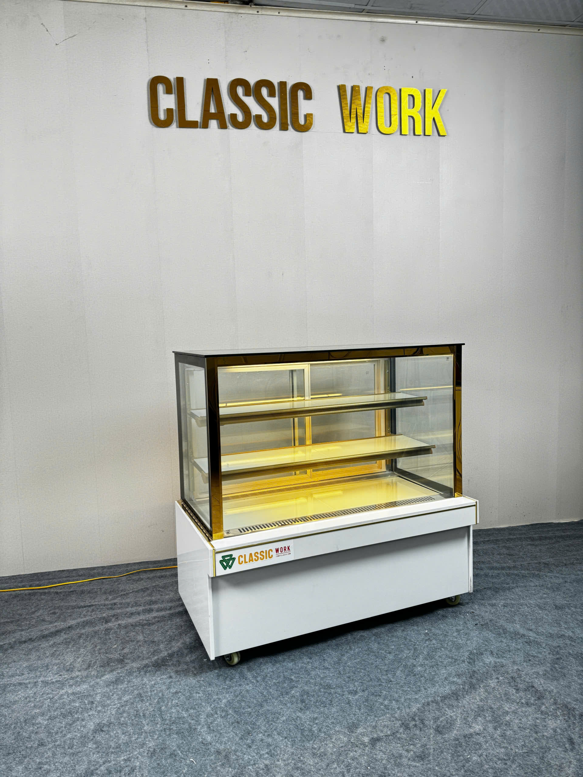 TỦ BÁNH KEM KÍNH VUÔNG - 1m2