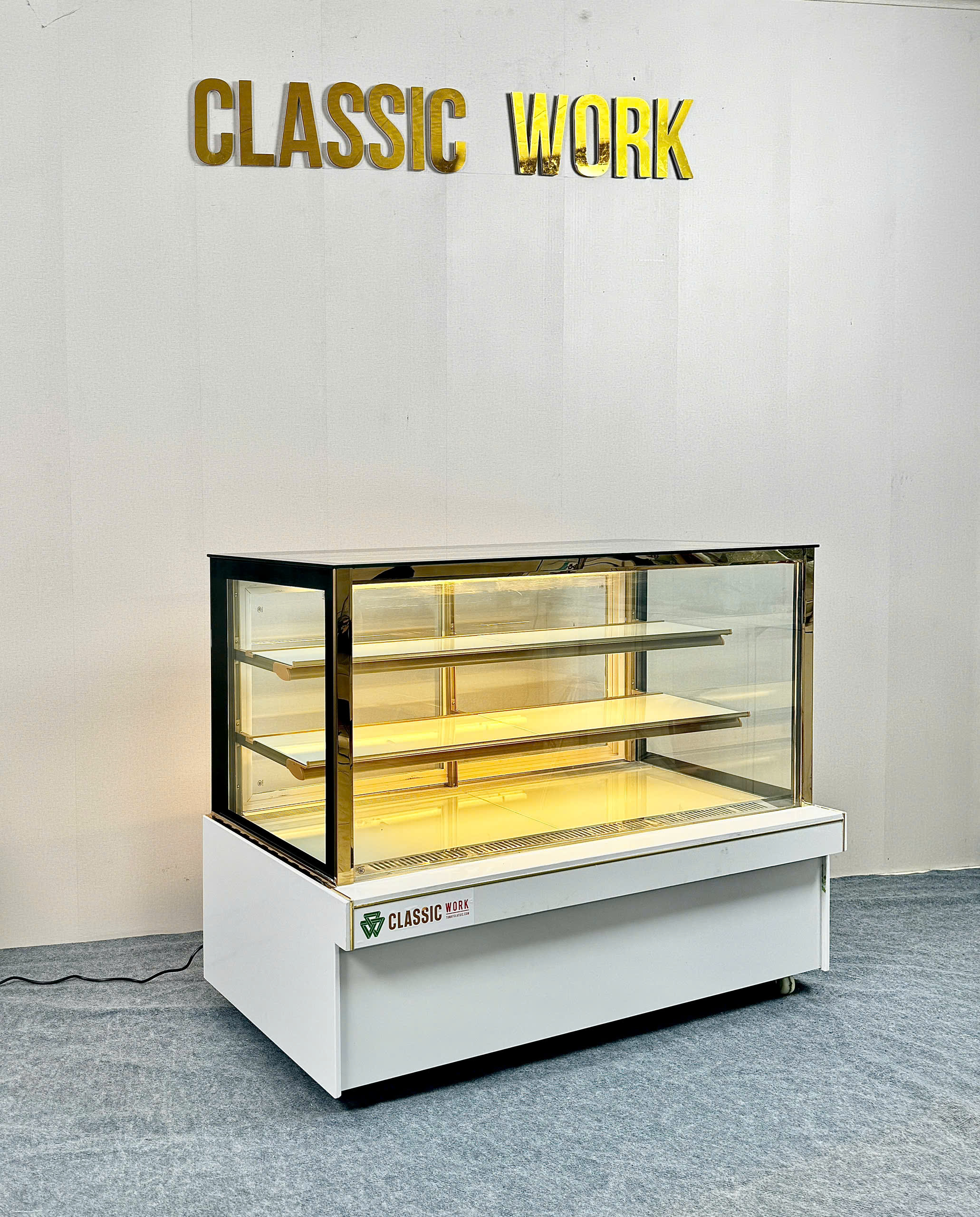 TỦ BÁNH KEM KÍNH VUÔNG 1m5