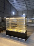 Tủ bánh kem 5 tầng dài 1m8 viền vàng ( đen ) sấy 4 mặt kính